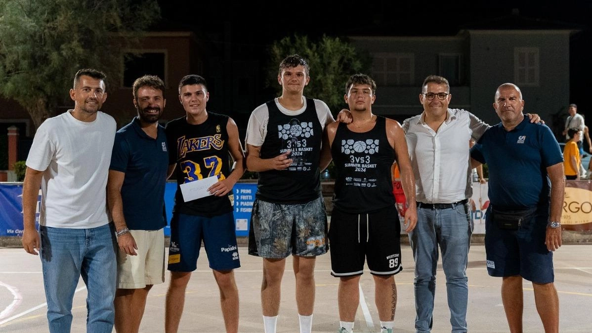 Il Csi Fano ha organizzato l'ottava edizione del torneo 3vs3 di basket, coinvolgendo 16 squadre e circa 80 atleti. La squadra vincente è stata "Sambu Lovers", con una novità: la presenza di una ragazza.