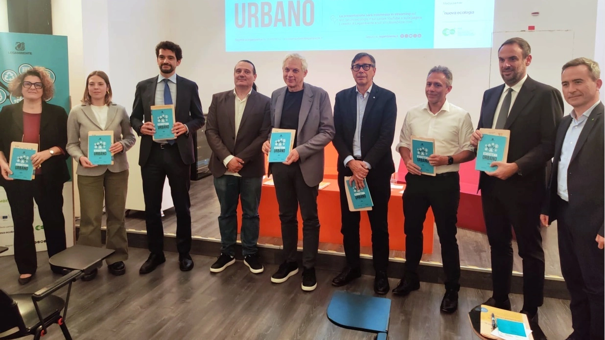 La premiazione ieri a Roma (al centro il sindaco Marco Massari)