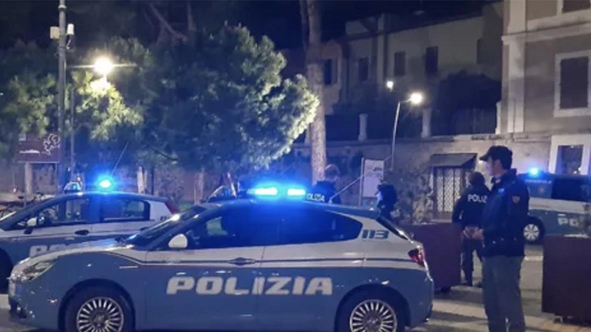 Sequestrato dalla polizia materiale agli indagati in tutta Italia. Sono dodici le persone denunciate