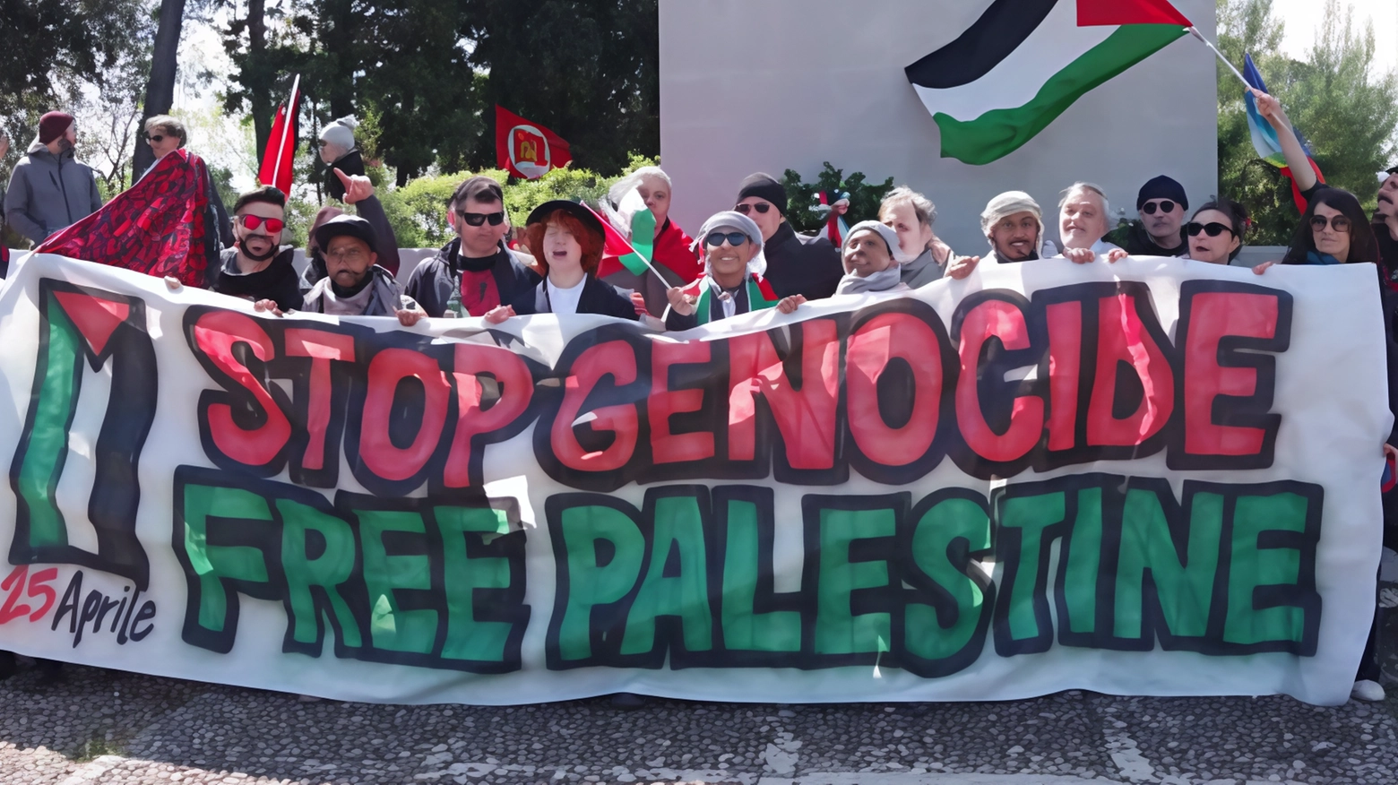25 Aprile, corteo pro Palestina: "Ora la presidente Anpi si dimetta"
