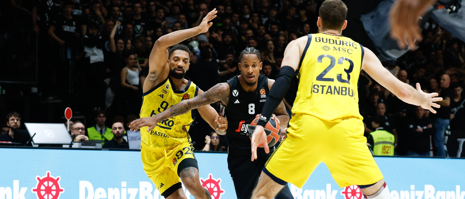 Alla Unipol Arena la formazione dl Luca Banchi sconfitta per 82-86. In campo scende una squadra decisa, ma che inciampa proprio in dirittura di arrivo