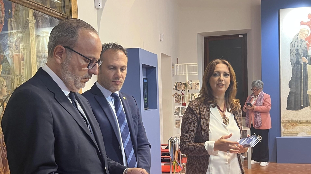 Roberta Grifantini con il sindaco Lucarelli e Gianluca Pasqui