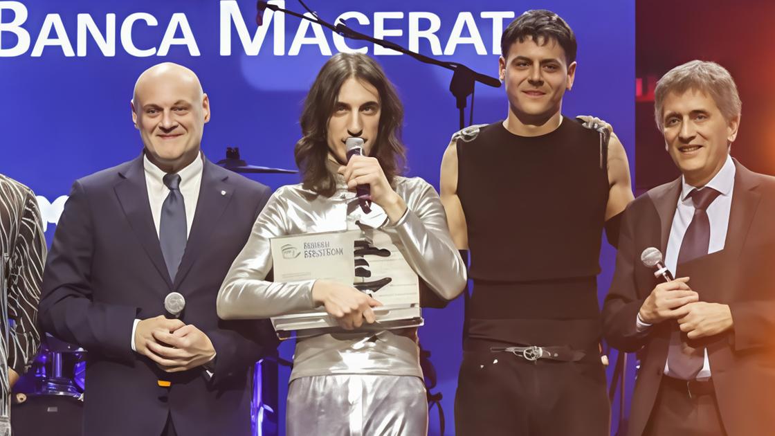 Ad Androgynus il Premio del pubblico. Oggi sul palco c’è Piccolo G