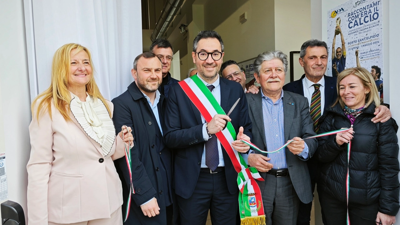 Porto Sant’Elpidio, il polo Gigli si è colorato d’azzurro