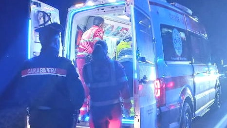 Sono intervenuti carabinieri e ambulanza