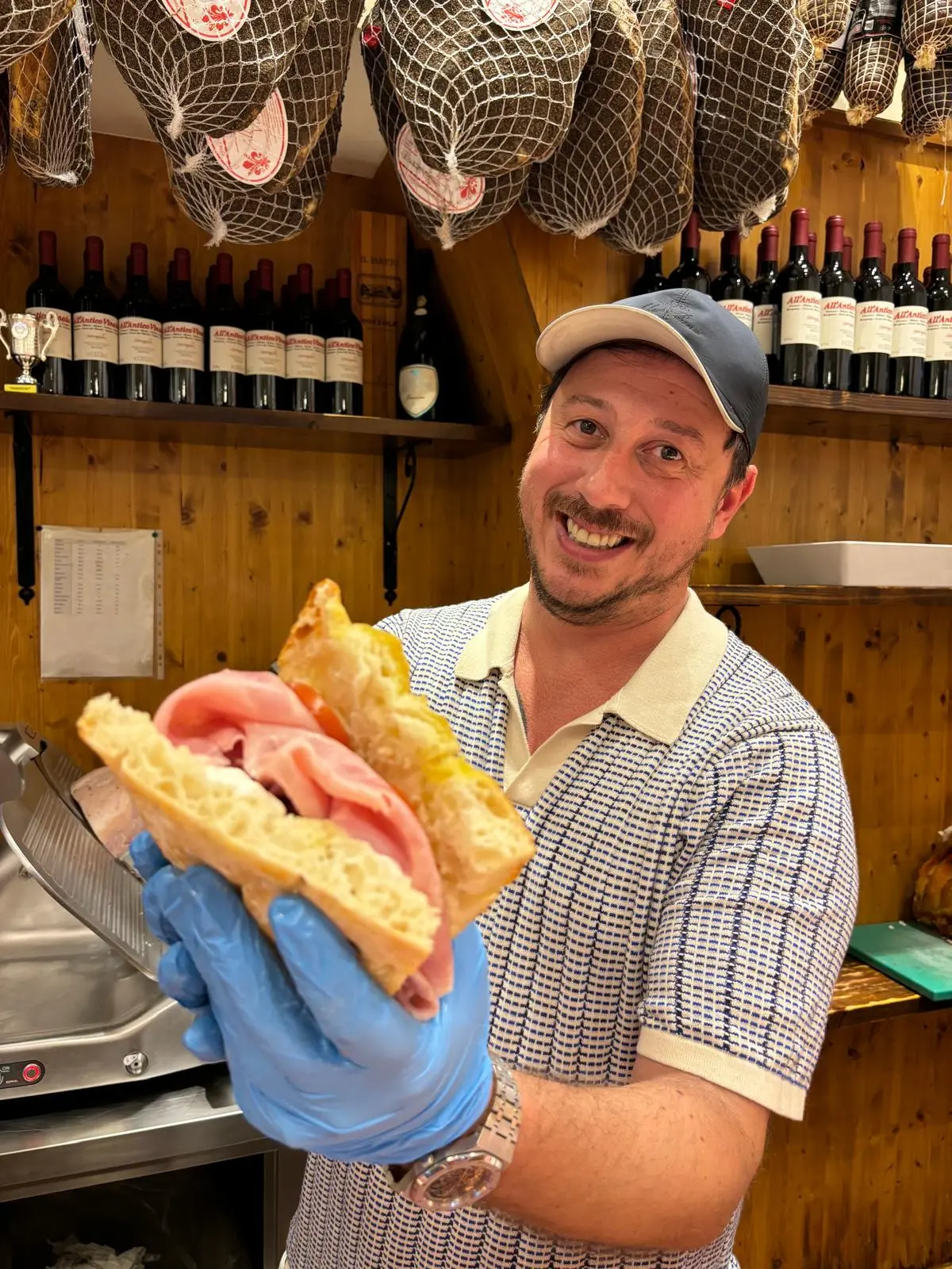 All’Antico Vinaio apre in centro e lancia una schiacciata dedicata a Bologna