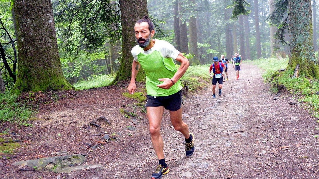 Il podista cesenate Antonino Guadagnino trionfa al Bettona Crossing, pronto a lanciare il primo ecotrail a Cesena.