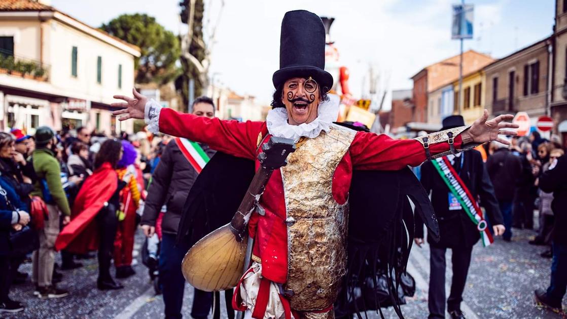 Al rogo si consuma lo strappo del Vulòn: “Con questa Carnevalesca ho chiuso”