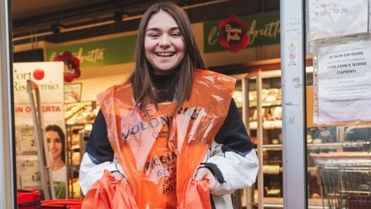 Colletta alimentare, volontari in campo. L’esercito dei mille nei supermercati