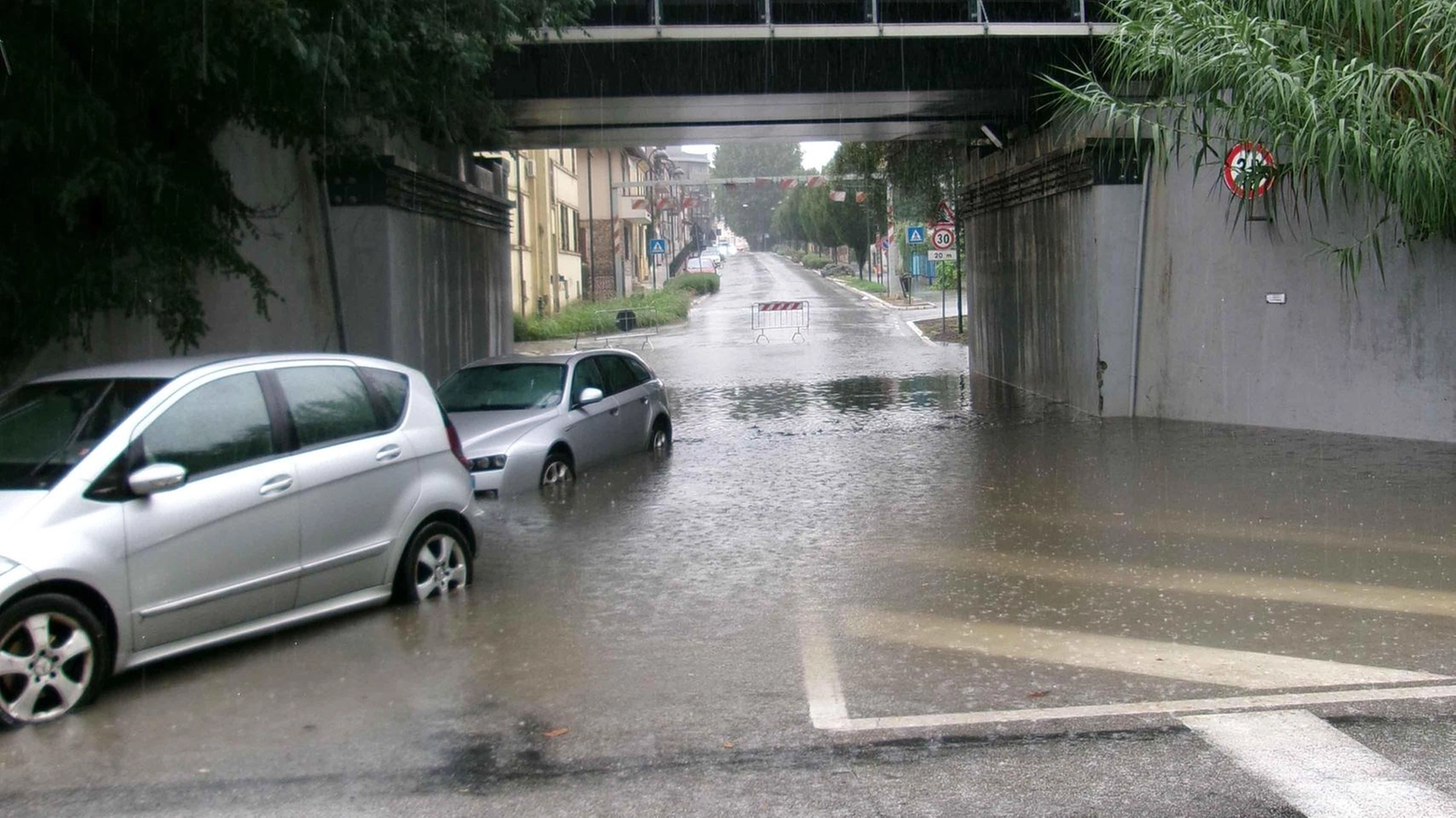 Valle del Rubicone. Scantinati inondati e auto intrappolate nei sottopassi