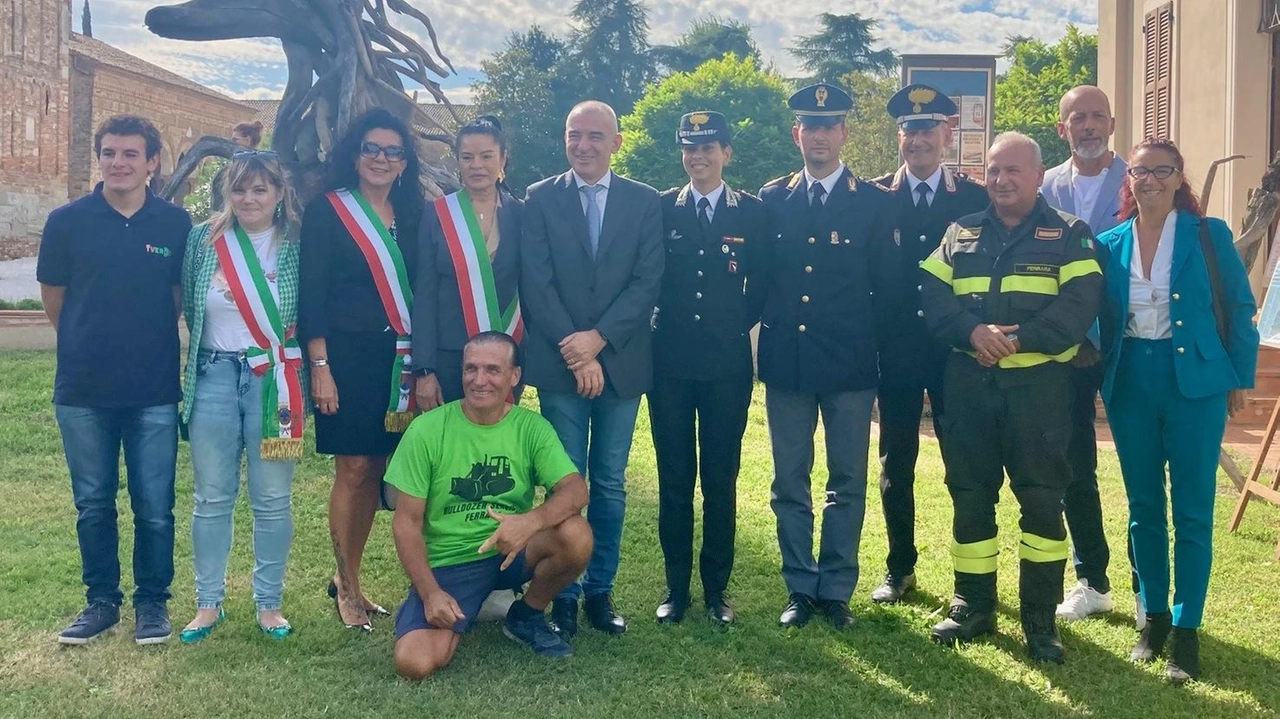 Sul palco anche i sindaci Alice Zanardi per Codigoro, Maria Bugnoli per Goro e Lisa Duò per Mesola