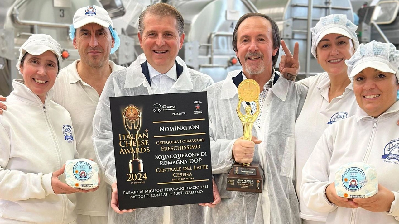 Lo Squacquerone di Romagna D.O.P. della Centrale del Latte di Cesena vince il primo premio all’Italian Cheese Awards 2024, confermando l'impegno nella qualità e valorizzazione del territorio.