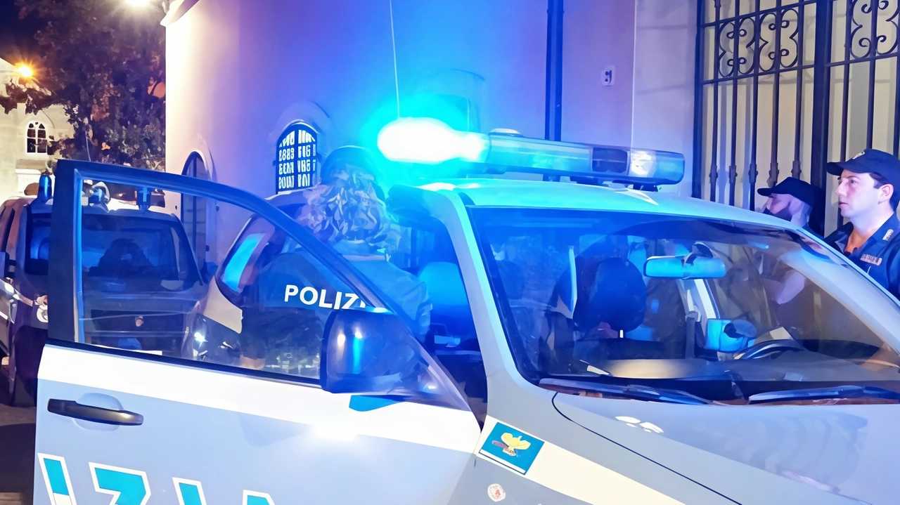 In Contrada Carcera, a Fermo, il quartiere insorge e chiede maggiori controlli. Venerdì sera, nello spiazzo dinanzi all’Inter-Bar si sono...