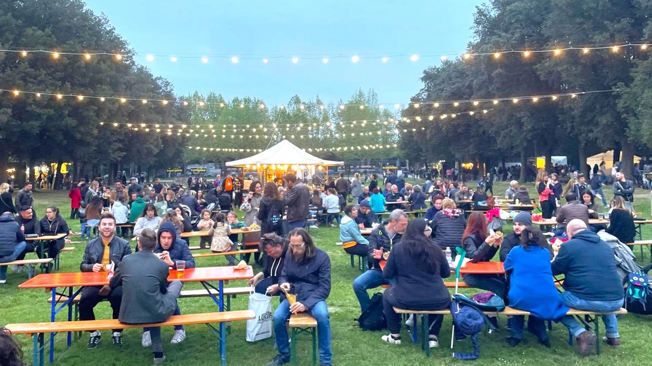 La 24esima edizione del Truck’n’Food Festival prosegue fino a domenica 5 maggio. Le specialità e gli ospiti che si esibiranno