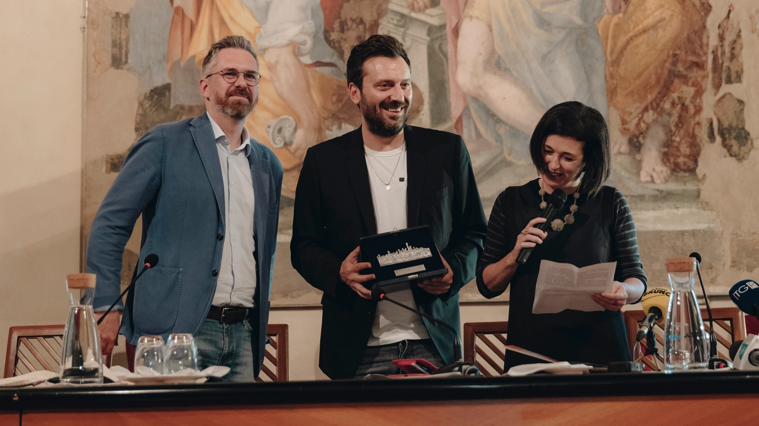 L'occasione è la conferenza stampa dedicata ai portici di San Luca a Bologna, per la seconda edizione del festival omonimo, segnata da un progetto firmato proprio dall'ex cantante dei Lùnapop