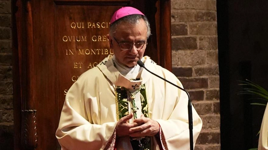 Dopo la cerimonia di apertura a Roma, coinvolte tutte le province italiane. Alle 17 si parte da San Domenico poi corteo fino al Duomo. Anche qui si potrà così ottenere l’indulgenza plenaria: "Apriamo i cuori".