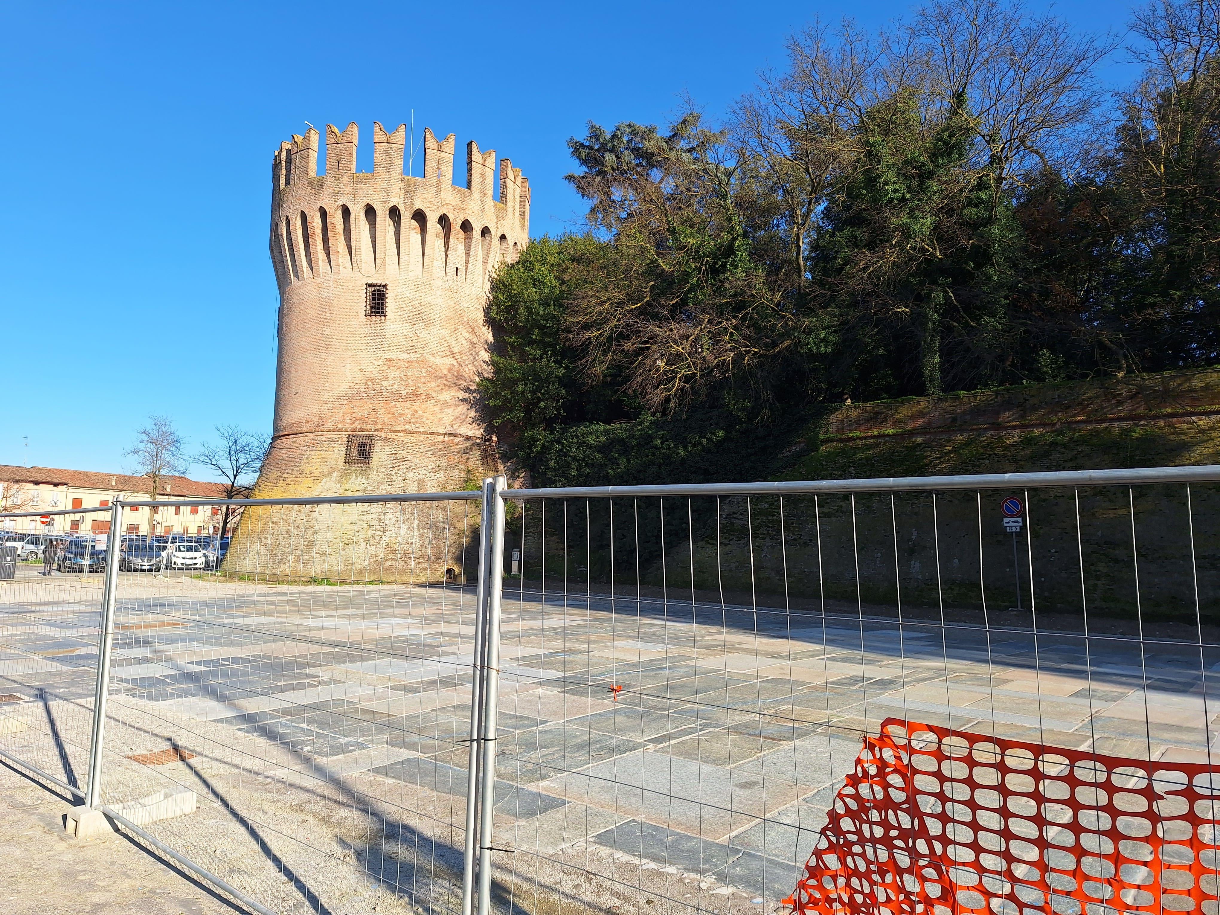 Parcheggi a Lugo: l’attacco di Confcommercio e Confesercenti contro la Giunta