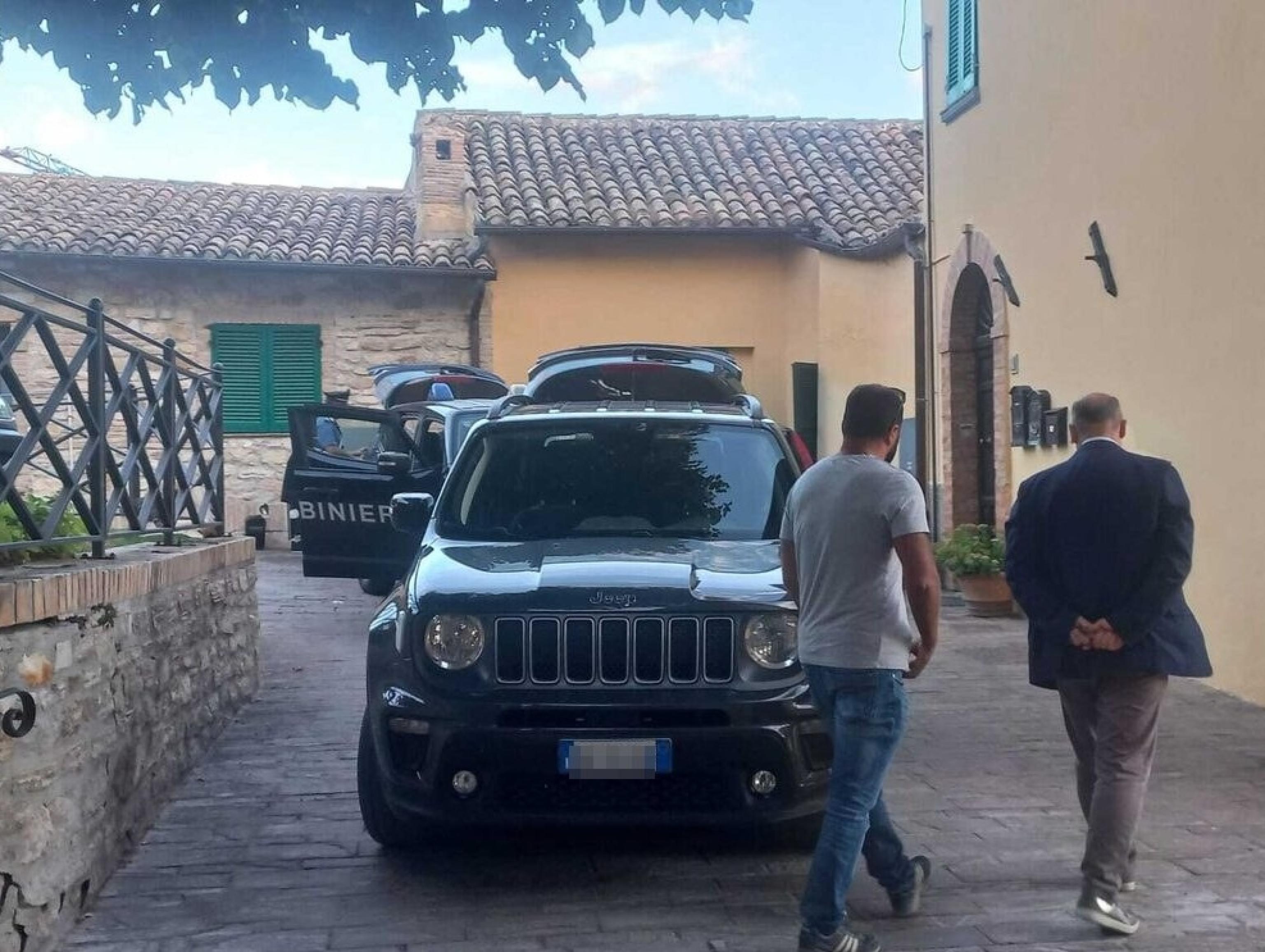 Duplice tentato omicidio a Gagliole: “Si stava tagliando, volevamo solo fermarlo”