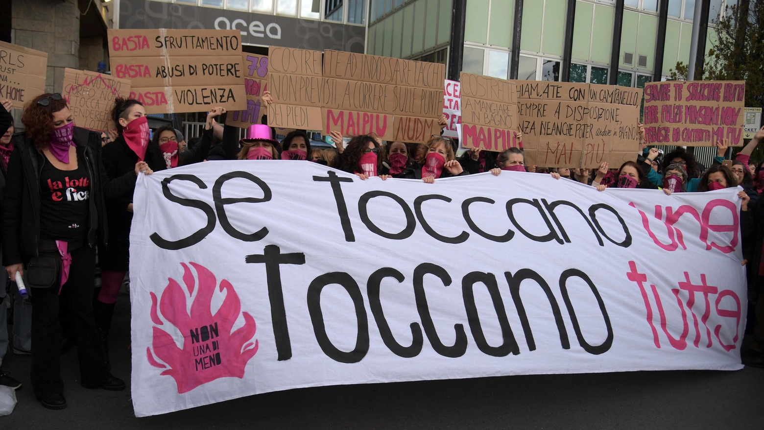 Una manifestazione contro la violenza sulle donne