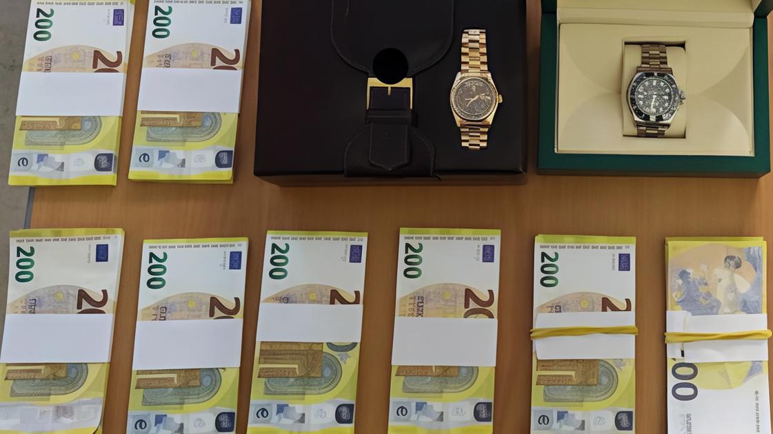 Sventata la truffa dei Rolex. Sequestrati 184mila euro falsi