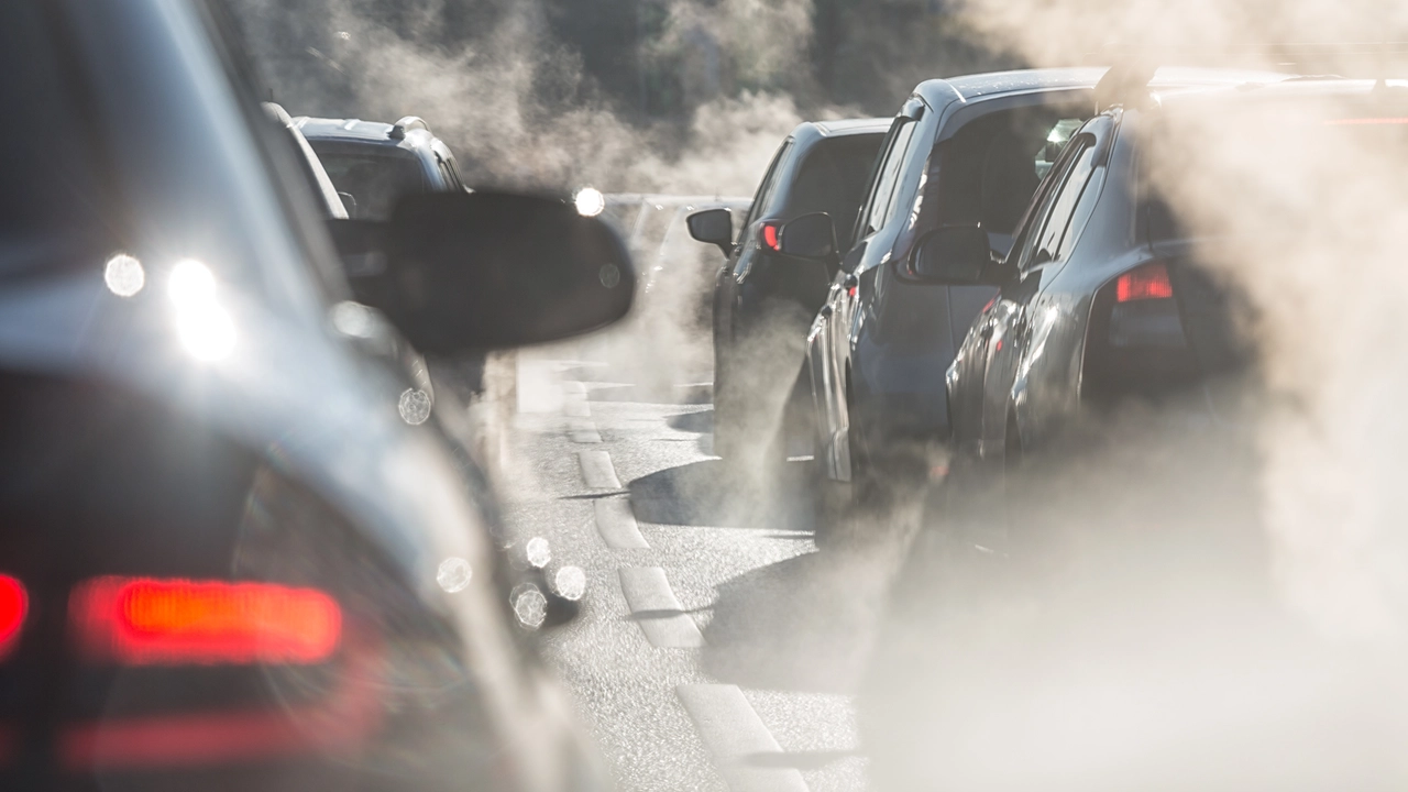 Allarme smog in Emilia Romagna: scattano le misure emergenziali