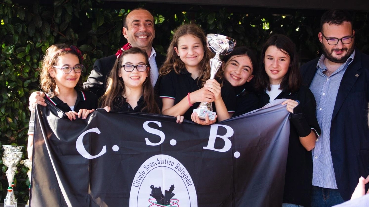 La squadra delle campionesse nazionali del torneo di scacchi del Circolo Scacchistico Bolognese