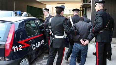 I componenti della banda arrestati dai carabinieri