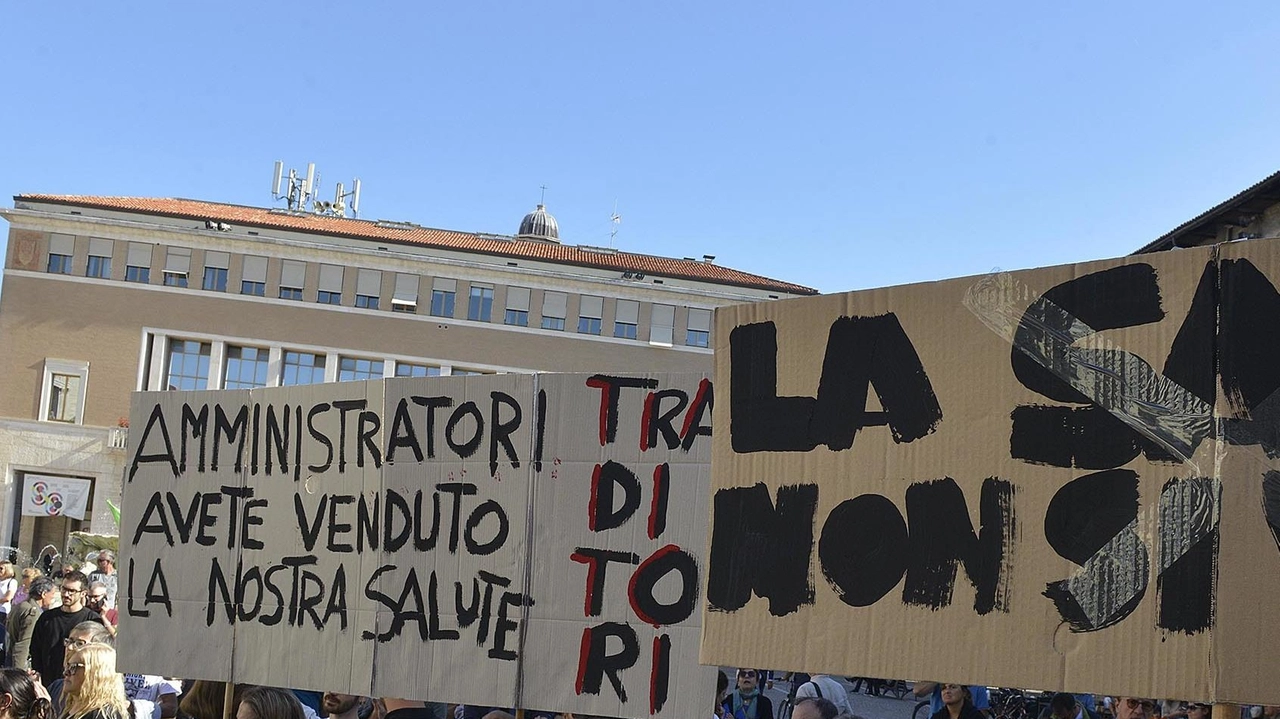 Una manifestazione estiva contro la discarica di Riceci