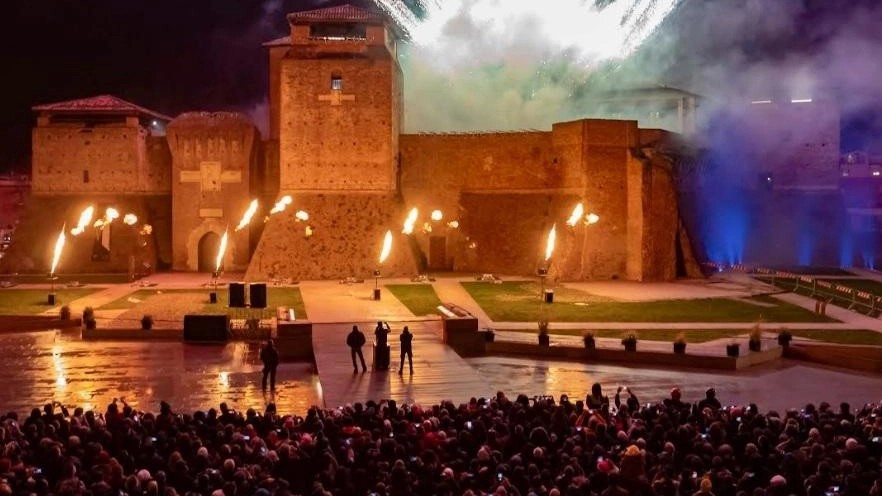 A Rimini maratona di eventi in centro. A Santarcangelo la piazza si trasforma in un disco. I Revolution sul palco di Cattolica