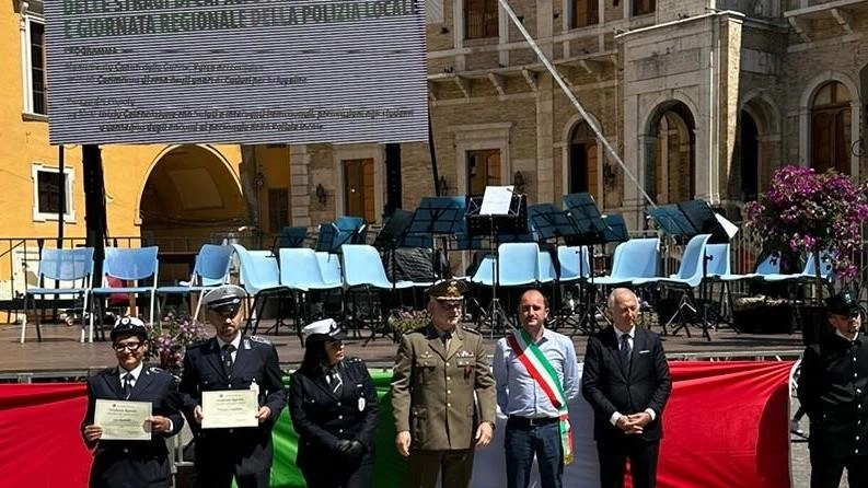 Cappelletti e Romitelli premiati alla festa della Polizia locale