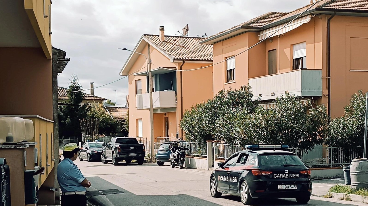 Il quattro e mezzo in informatica emerge dai primi accertamenti dei carabinieri. La famiglia non gli dà peso: "E’ stato registrato la mattina in cui si è tolto la vita".