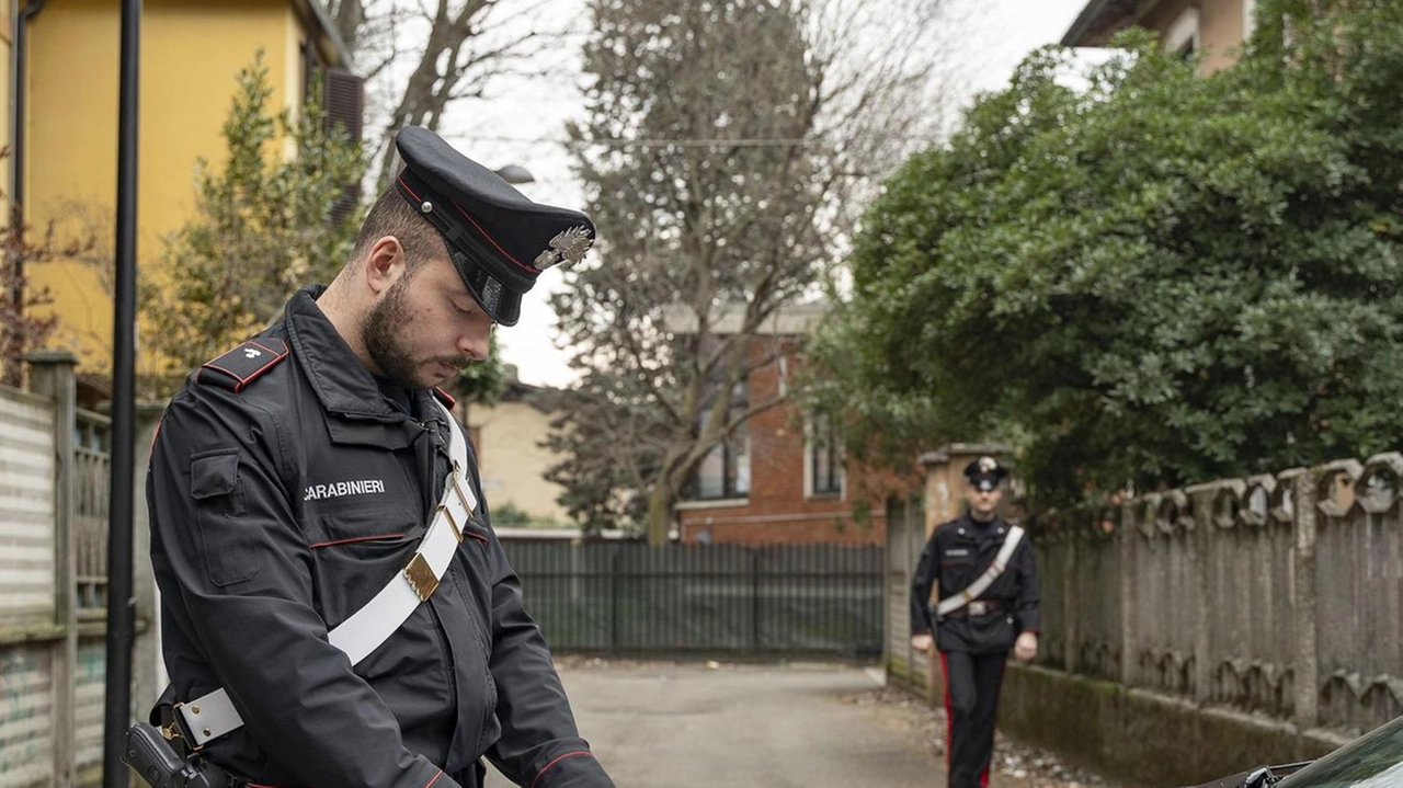 Autista ruba gasolio alla ditta: denunciato 63enne a Corridonia. Carabinieri confermano furto aggravato, grazie a videosorveglianza. Titolare ringrazia per tempestività.