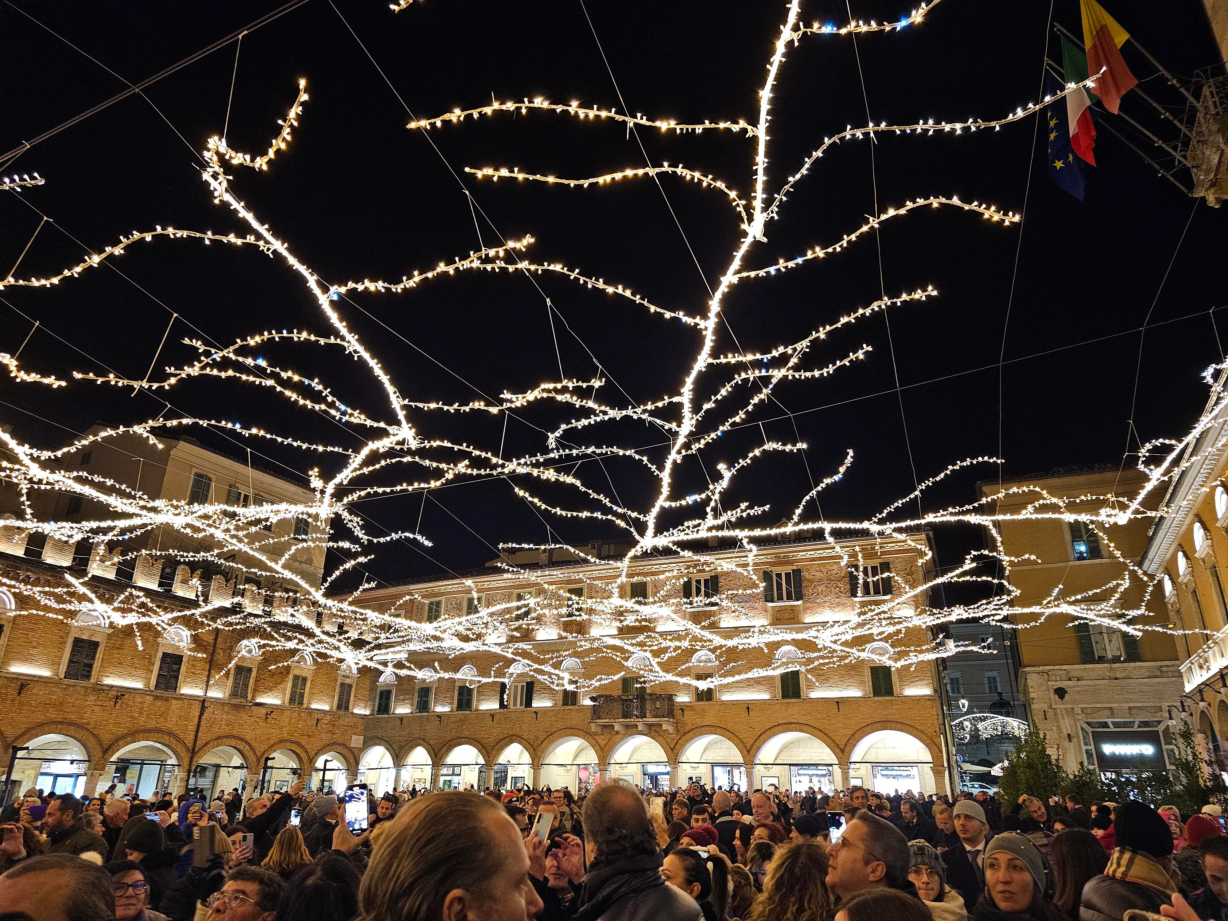 Un tuffo nel Natale, ad Ascoli il primo dicembre c’è l’inaugurazione: obiettivo effetti speciali