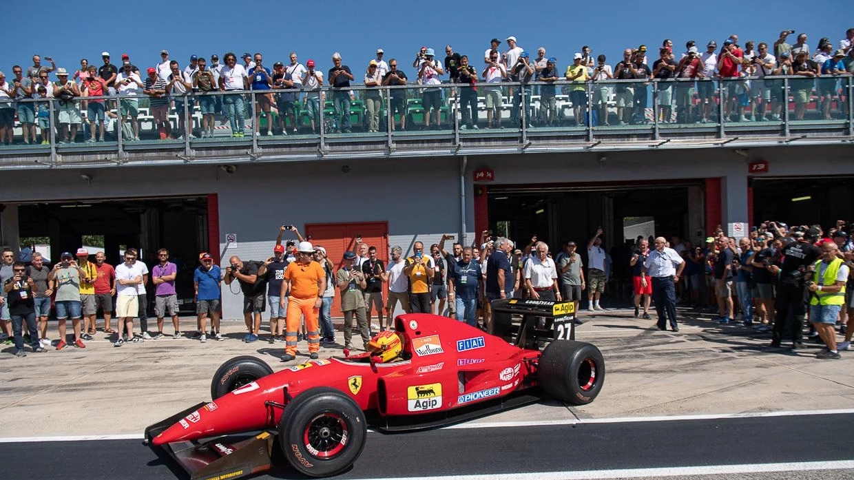 Tanti appassionati in autodromo. Ora il Minardi day è per tutti