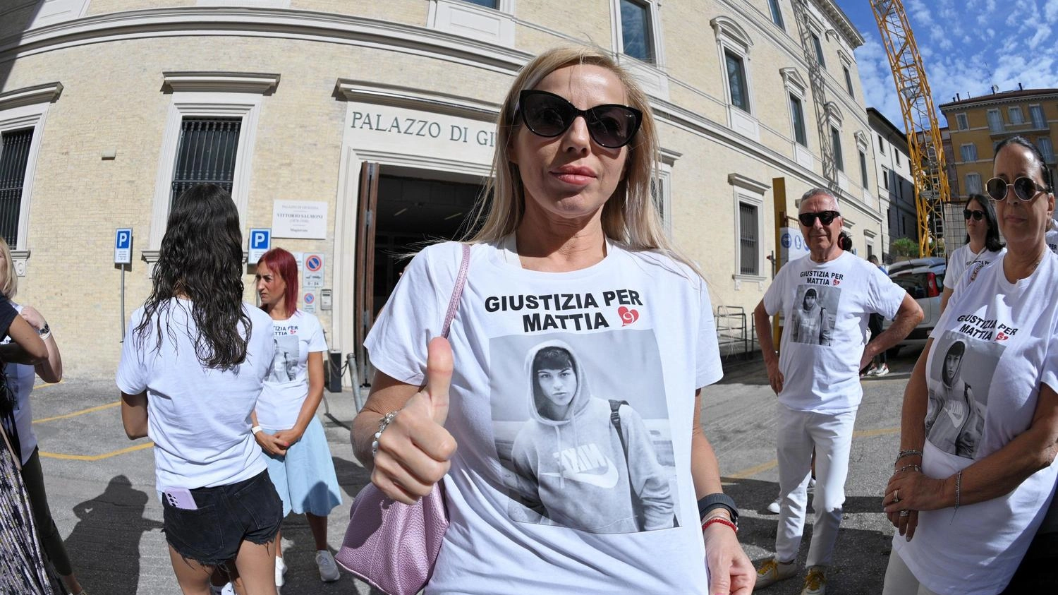 Giovane morto in stazione: "Giustizia per Mattia"