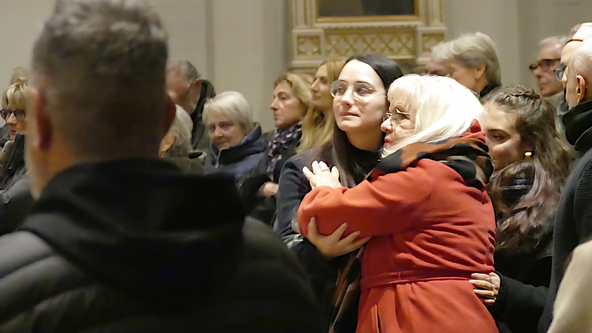 La commozione dei familiari di Umberto Grati ai suoi funerali