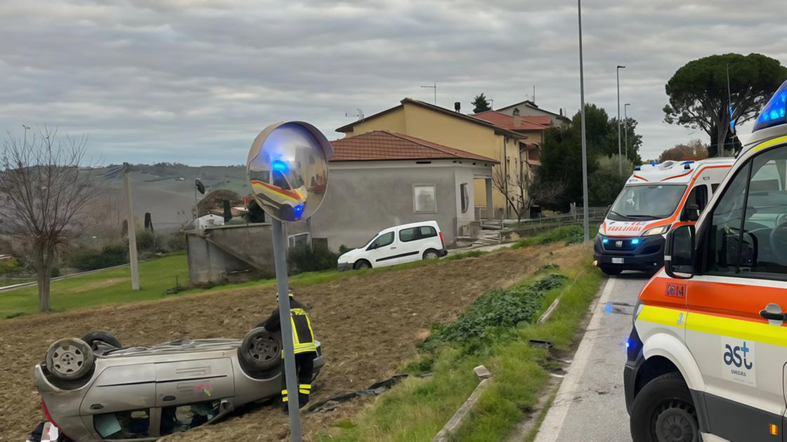 Incidente in Valmusone: auto ribaltata, soccorsi tempestivi a Filottrano