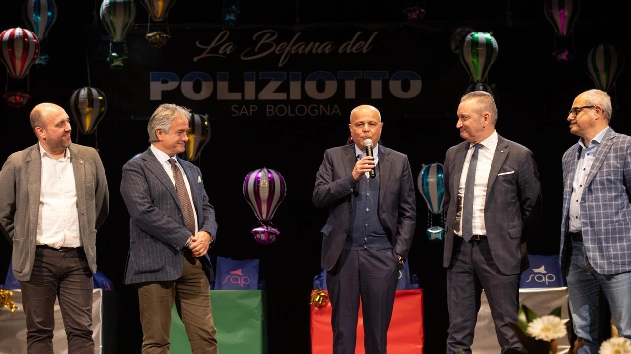 Presente all’evento al teatro Betti anche il questore Sbordone