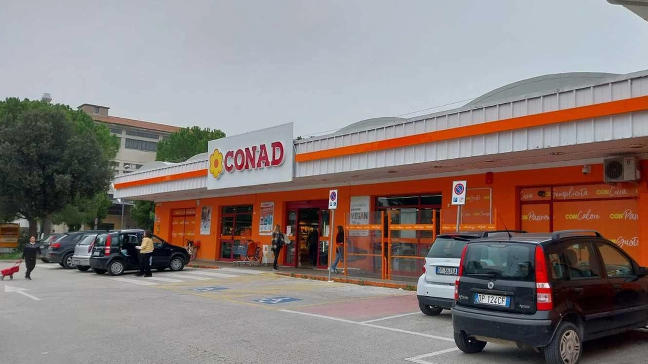 Il supermercato Conad di Sambucheto a Montecassiano