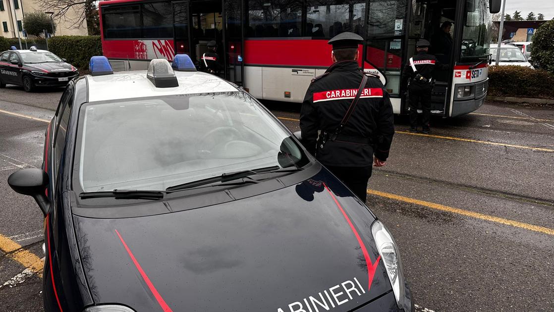 Baby rapinatori sulla corriera a Quattro Castella, tre gli arrestati