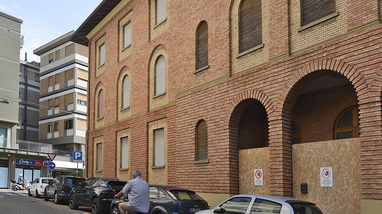 Il convento delle suore di via Guidi. Le consorelle avevano deciso di metterlo in vendita per appianare i debiti