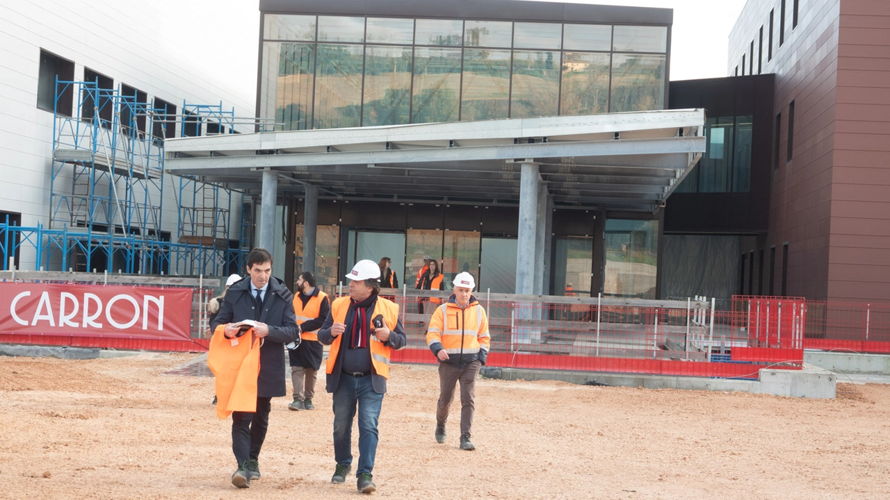 Tour nel cantiere del nuovo ospedale