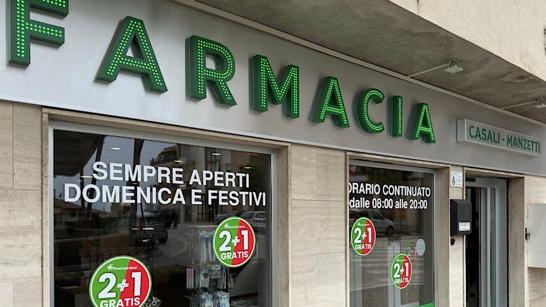 Ha un infarto, salvato in farmacia