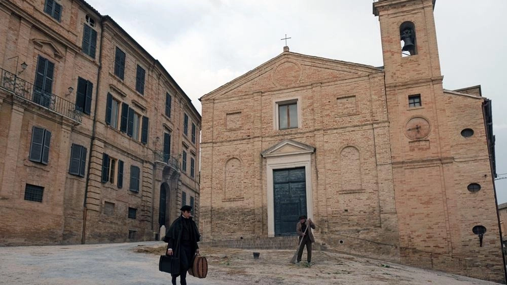 Al via questa sera la miniserie "Giacomo Leopardi, poeta dell’Infinito" su Raiuno, diretta da Sergio Rubini. L’amministrazione comunale di Recanati...