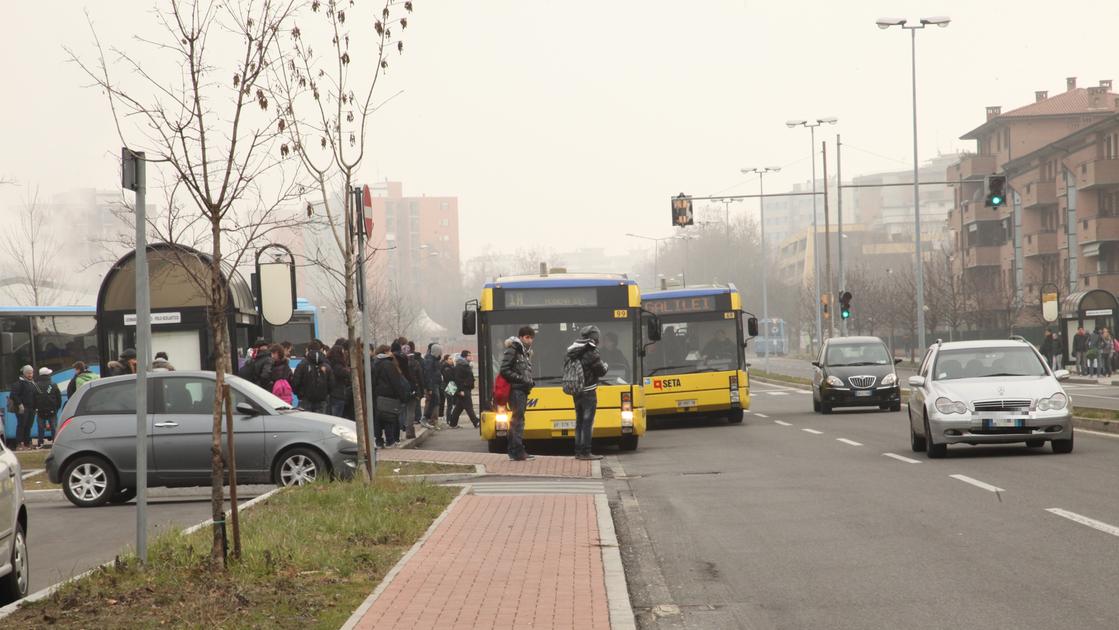 Aggressioni continue a minorenni: “Baby gang appostate fuori dalle scuole”