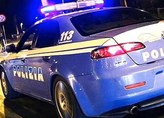 Ravenna, ubriaco armato di pistola detenuta illegalmente in un noto locale: arrestato