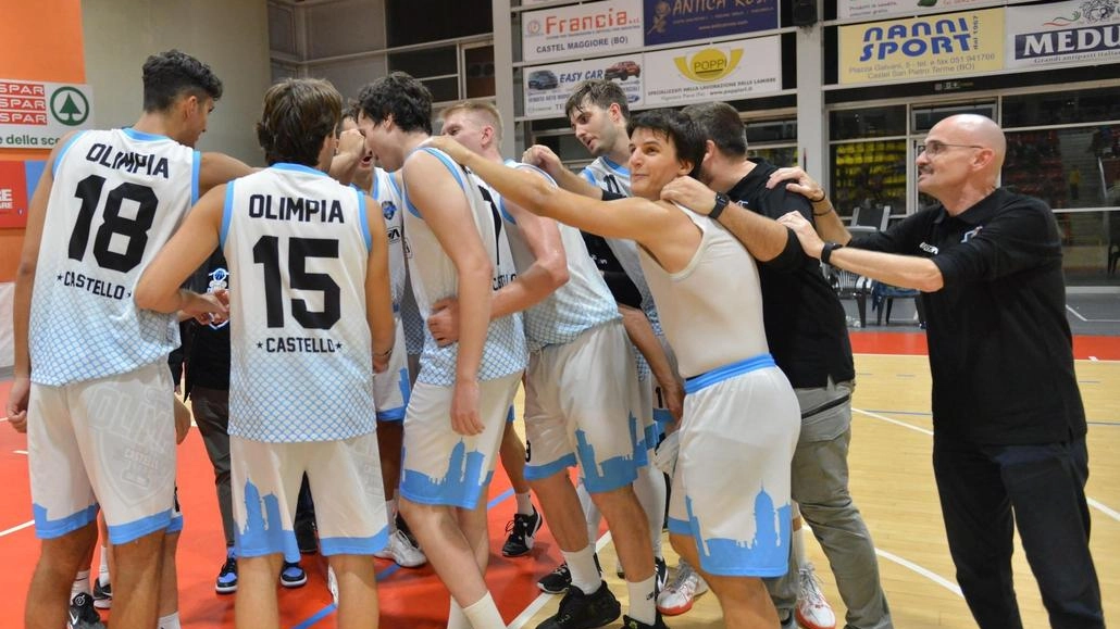 La gioia dei ragazzi dell’Olimpia Castello per il debutto vincente contro Pesaro