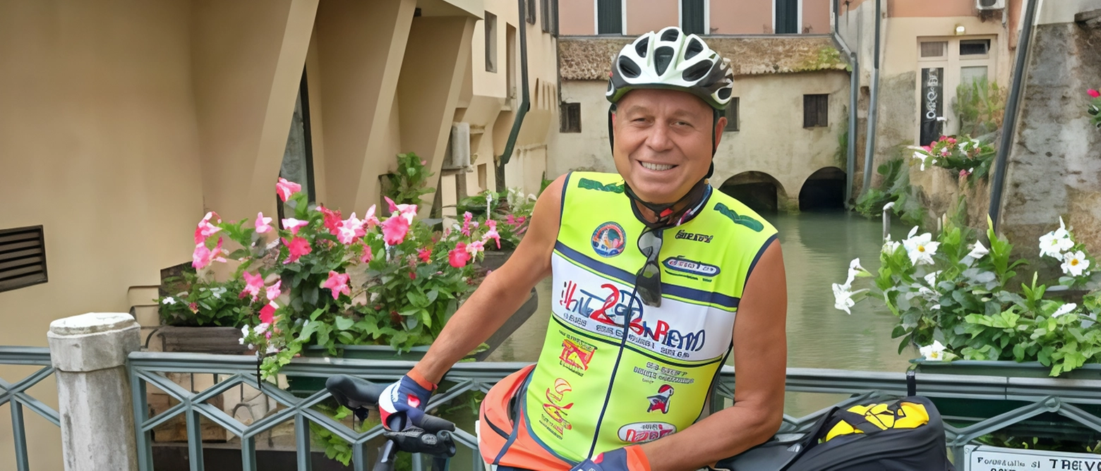 Oriano Tommasoni è partito da Calderino e ha percorso 400 chilometri per la squadra "Compirò 70 anni a febbraio. Un altro exploit e farò un viaggio in Europa per i ragazzi".