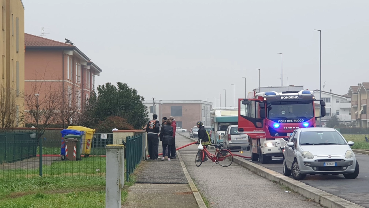 Un incendio è divampato in una palazzina di edilizia residenziale pubblica a Bondeno