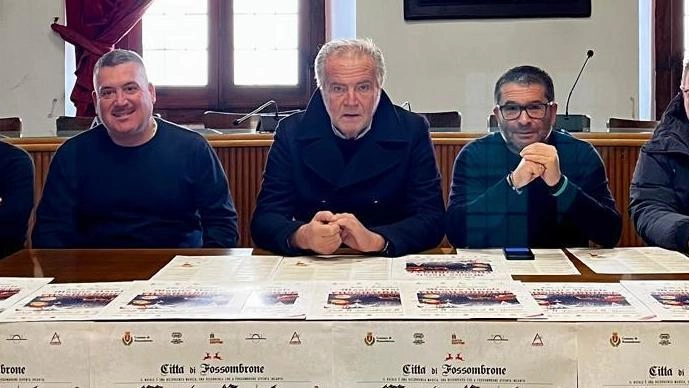 Il sindaco Berloni ha presentato le iniziative. L’albero si accenderà l’8 dicembre. In corso Garibaldi da sabato 30 saranno accese 250 lanterne decorative.